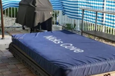 House in Marathon, Florida 4 bedrooms, 170.94 sq.m. № 2033296 - photo 6