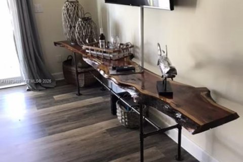 House in Marathon, Florida 4 bedrooms, 170.94 sq.m. № 2033296 - photo 30