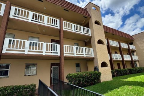 Condominio en Sunrise, Florida, 1 dormitorio № 2055569