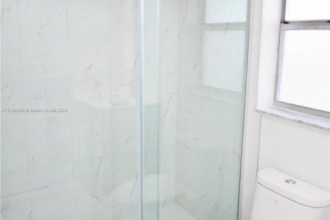 Condominio en venta en Sunrise, Florida, 1 dormitorio, 57.6 m2 № 2055569 - foto 9