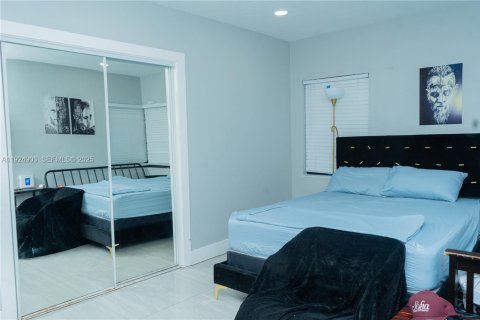Casa en venta en Miami, Florida, 3 dormitorios, 185.34 m2 № 1984118 - foto 7