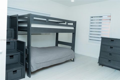 Casa en venta en Miami, Florida, 3 dormitorios, 185.34 m2 № 1984118 - foto 10