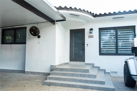 Casa en venta en Miami, Florida, 3 dormitorios, 185.34 m2 № 1984118 - foto 1