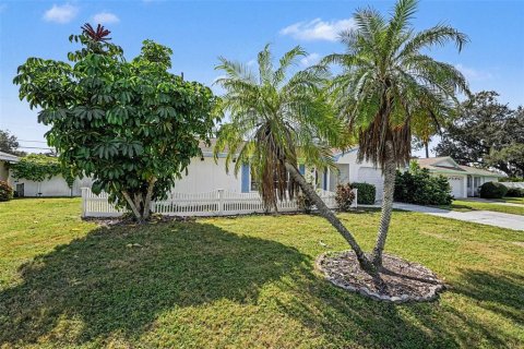 Villa ou maison à vendre à Seminole, Floride: 2 chambres, 102.94 m2 № 2436679 - photo 5