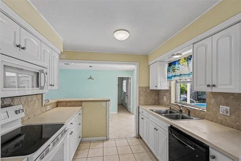 Villa ou maison à vendre à Seminole, Floride: 2 chambres, 102.94 m2 № 2436679 - photo 14