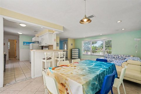 Villa ou maison à vendre à Seminole, Floride: 2 chambres, 102.94 m2 № 2436679 - photo 12