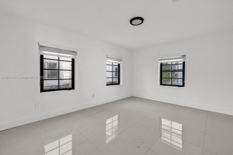 Apartamento en alquiler en Miami Beach, Florida, 2 dormitorios № 1938786 - foto 9