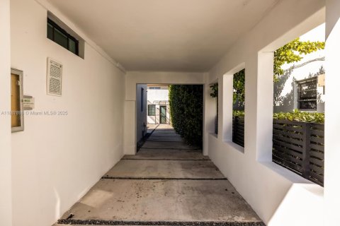 Apartamento en alquiler en Miami Beach, Florida, 2 dormitorios № 1938786 - foto 13