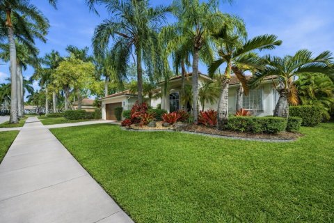 Villa ou maison à vendre à Weston, Floride: 4 chambres, 282.14 m2 № 2029080 - photo 2