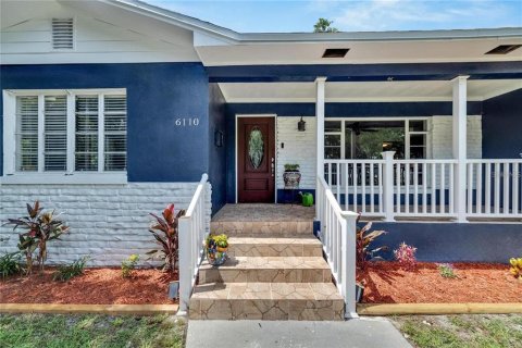 Villa ou maison à vendre à Tampa, Floride: 5 chambres, 198.07 m2 № 1680437 - photo 5