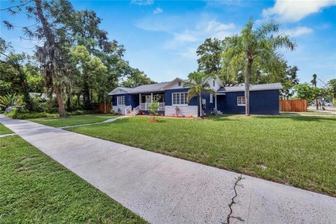 Villa ou maison à vendre à Tampa, Floride: 5 chambres, 198.07 m2 № 1680437 - photo 2