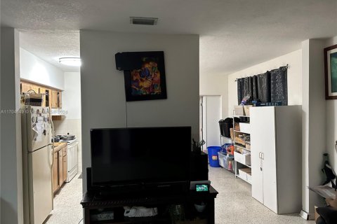 Propiedad comercial en venta en Miami, Florida, 176.89 m2 № 1705068 - foto 13