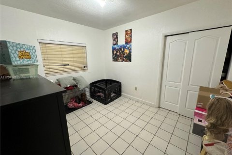 Propiedad comercial en venta en Miami, Florida, 176.89 m2 № 1705068 - foto 8