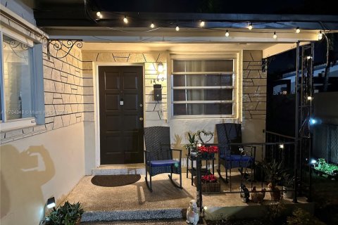 Propiedad comercial en venta en Miami, Florida, 176.89 m2 № 1705068 - foto 11