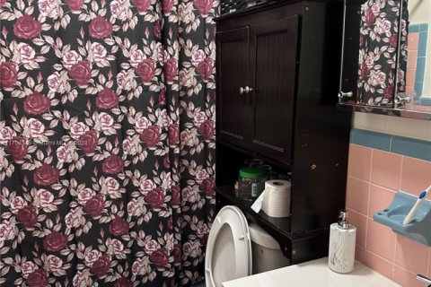 Propiedad comercial en venta en Miami, Florida, 176.89 m2 № 1705068 - foto 16