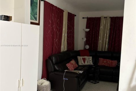 Propiedad comercial en venta en Miami, Florida, 176.89 m2 № 1705068 - foto 15