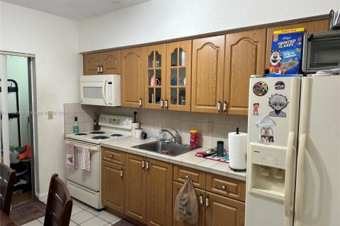 Propiedad comercial en venta en Miami, Florida, 176.89 m2 № 1705068 - foto 5