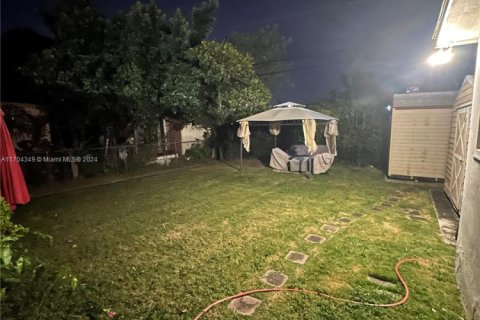 Propiedad comercial en venta en Miami, Florida, 176.89 m2 № 1705068 - foto 20