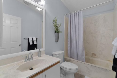 Villa ou maison à vendre à The Villages, Floride: 2 chambres, 123.75 m2 № 2435112 - photo 28