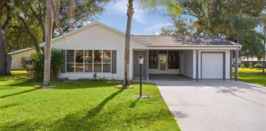 Villa ou maison à The Villages, Floride 2 chambres, 123.75 m2 № 2435112