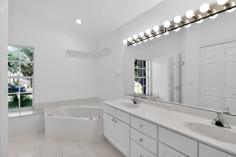 House in Eustis, Florida 3 bedrooms, 173.26 sq.m. № 2104439 - photo 7