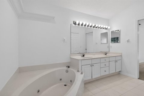 House in Eustis, Florida 3 bedrooms, 173.26 sq.m. № 2104439 - photo 8