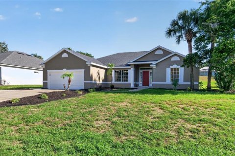 House in Eustis, Florida 3 bedrooms, 173.26 sq.m. № 2104439