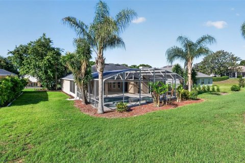 House in Eustis, Florida 3 bedrooms, 173.26 sq.m. № 2104439 - photo 14