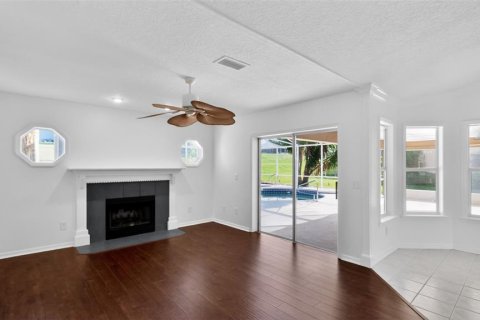 House in Eustis, Florida 3 bedrooms, 173.26 sq.m. № 2104439 - photo 6