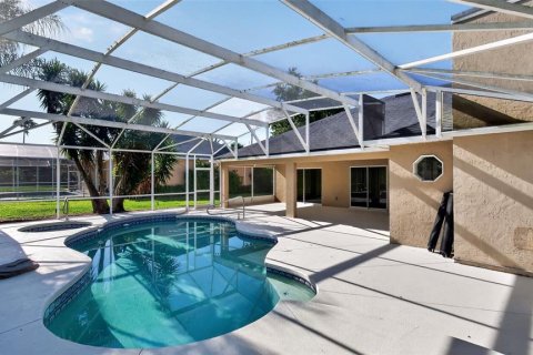 House in Eustis, Florida 3 bedrooms, 173.26 sq.m. № 2104439 - photo 13