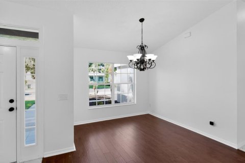 House in Eustis, Florida 3 bedrooms, 173.26 sq.m. № 2104439 - photo 2