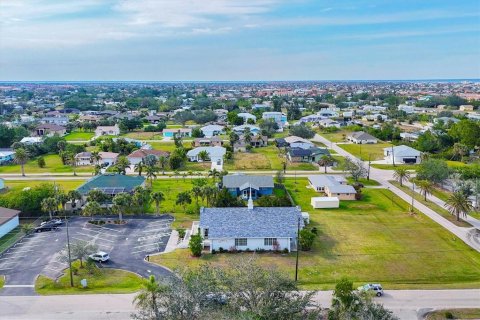 Commercial property in Punta Gorda, Florida 392.42 sq.m. № 1559811 - photo 5