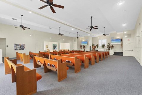 Commercial property in Punta Gorda, Florida 392.42 sq.m. № 1559811 - photo 9