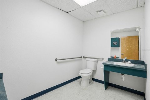 Снять в аренду коммерческую недвижимость в Нью-Порт-Ричи, Флорида 125.42м2, № 2203067 - фото 8
