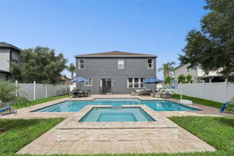 House in Winter Garden, Florida 5 bedrooms, 263.29 sq.m. № 2416496 - photo 24