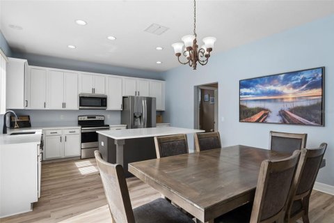House in Winter Garden, Florida 5 bedrooms, 263.29 sq.m. № 2416496 - photo 12