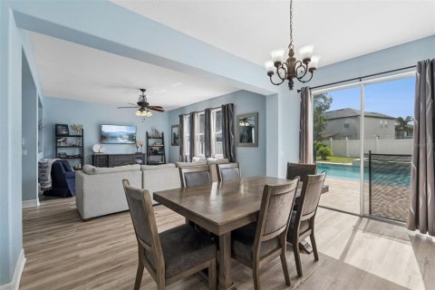 House in Winter Garden, Florida 5 bedrooms, 263.29 sq.m. № 2416496 - photo 13