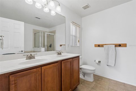 House in Winter Garden, Florida 5 bedrooms, 263.29 sq.m. № 2416496 - photo 19