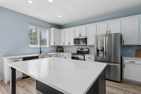 House in Winter Garden, Florida 5 bedrooms, 263.29 sq.m. № 2416496 - photo 9