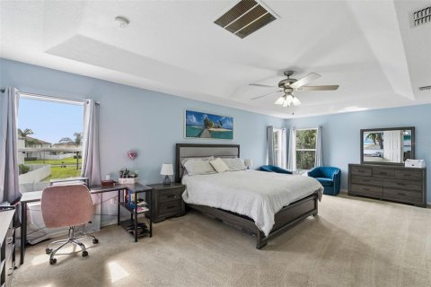 House in Winter Garden, Florida 5 bedrooms, 263.29 sq.m. № 2416496 - photo 16