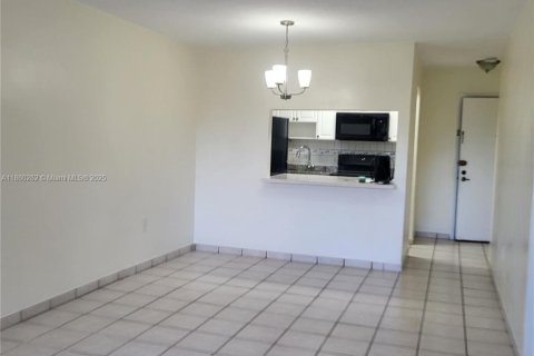 Copropriété à louer à Miami, Floride: 2 chambres, 74.41 m2 № 1889689 - photo 5