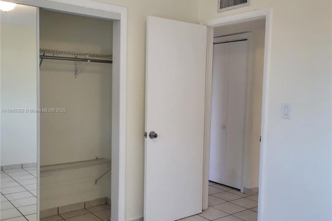Copropriété à louer à Miami, Floride: 2 chambres, 74.41 m2 № 1889689 - photo 8