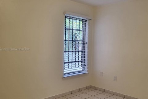 Copropriété à louer à Miami, Floride: 2 chambres, 74.41 m2 № 1889689 - photo 6