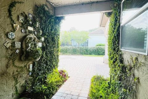 Casa en alquiler en Orlando, Florida, 5 dormitorios, 379.6 m2 № 1857976 - foto 19