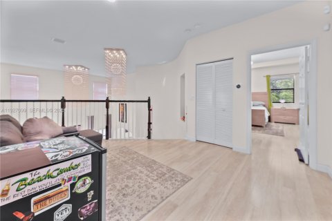 House in Homestead, Florida 5 bedrooms, 343.37 sq.m. № 1986046 - photo 22