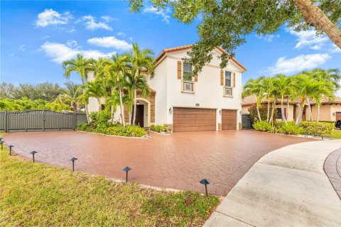 House in Homestead, Florida 5 bedrooms, 343.37 sq.m. № 1986046 - photo 3