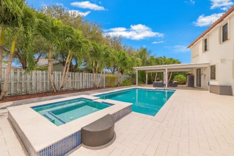 House in Homestead, Florida 5 bedrooms, 343.37 sq.m. № 1986046 - photo 1