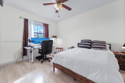 House in Homestead, Florida 5 bedrooms, 343.37 sq.m. № 1986046 - photo 30