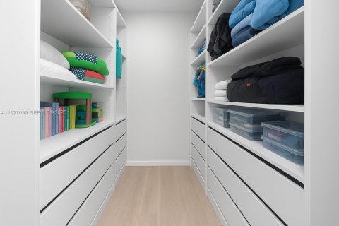 House in Homestead, Florida 5 bedrooms, 343.37 sq.m. № 1986046 - photo 27