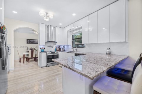 House in Homestead, Florida 5 bedrooms, 343.37 sq.m. № 1986046 - photo 13